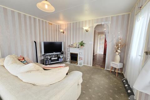 1 bedroom bungalow for sale, Main Street, Lower Road, Hockley