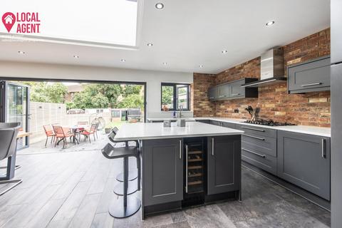 33 Roseacre Road, Welling, DA16 2AD