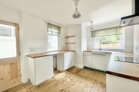 92 Barton Road, Exeter, EX2 9DD