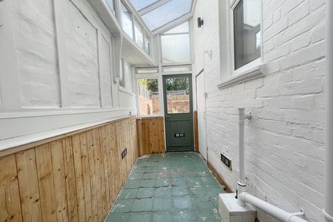 92 Barton Road, Exeter, EX2 9DD