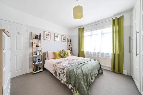 3 bedroom flat for sale, Bridge Road, East Molesey, KT8