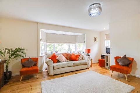 3 bedroom maisonette for sale, Hampton Court, Brandreth Road, Cardiff, CF23