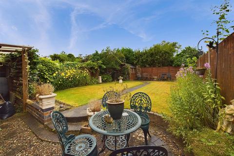 7 Melrose Close, Worcester, WR2 5JE