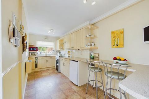 7 Melrose Close, Worcester, WR2 5JE