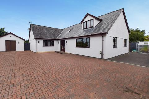 4 bedroom detached house for sale, Morfa Bychan, Porthmadog