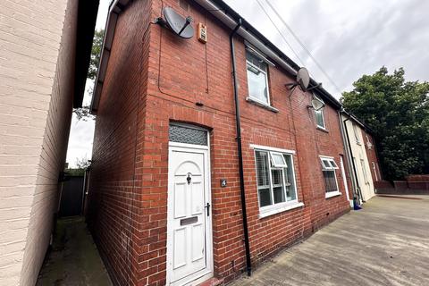 2 bedroom end of terrace house to rent, Bentley, Bentley DN5