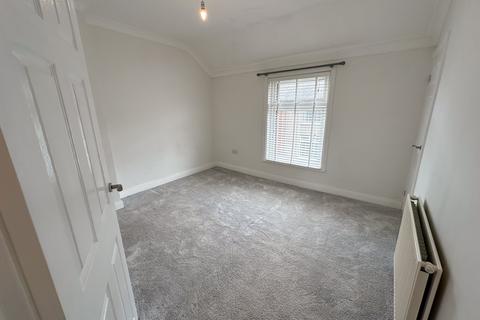 2 bedroom end of terrace house to rent, Bentley, Bentley DN5