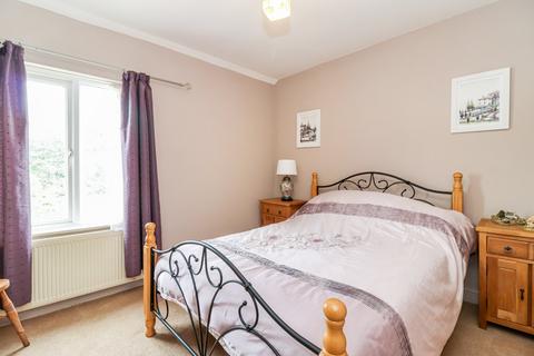 2 bedroom end of terrace house for sale, Bois Moor Road, Chesham, Buckinghamshire, HP5