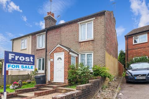 2 bedroom end of terrace house for sale, Bois Moor Road, Chesham, Buckinghamshire, HP5