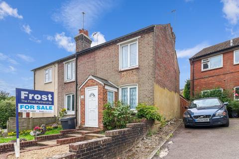 2 bedroom end of terrace house for sale, Bois Moor Road, Chesham, Buckinghamshire, HP5