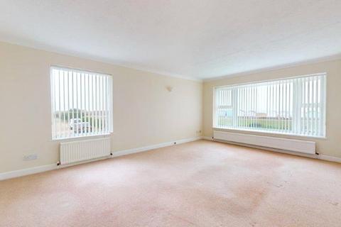 2 bedroom flat for sale, Kings Court, Brighton Road, Lancing, West Sussex, BN15