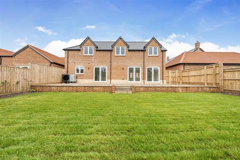 4 bedroom detached house for sale, Aubreys Yard, Poulshot