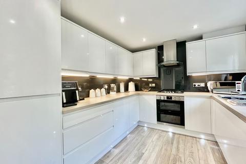 7 Brecon Close, Paignton, TQ4 7GF