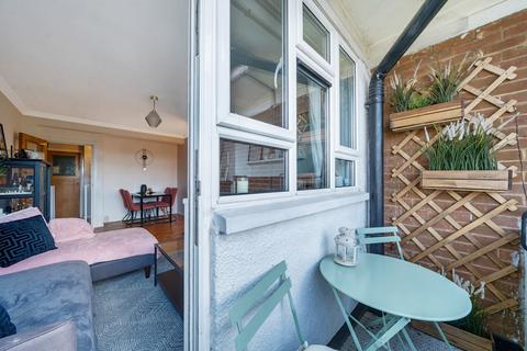 2 bedroom apartment for sale, Broughton Road, Ealing, London