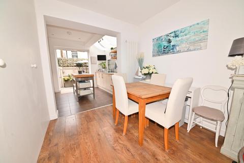 32 Norcutt Road, Twickenham, TW2 6SR