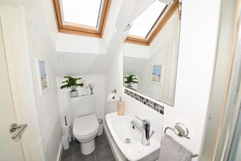 32 Norcutt Road, Twickenham, TW2 6SR