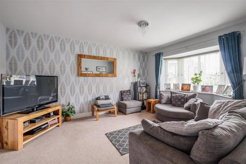 4 bedroom detached house for sale, Wakefield Road, Lightcliffe, Halifax