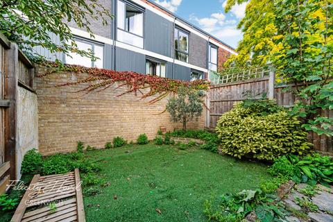 3 bedroom terraced house for sale, Calvert Road, London, SE10 0DH