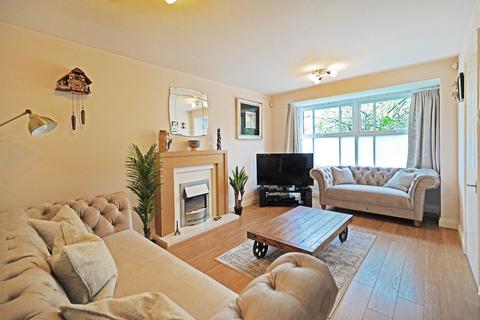 25 Austcliff Drive, Solihull, B91 3XT