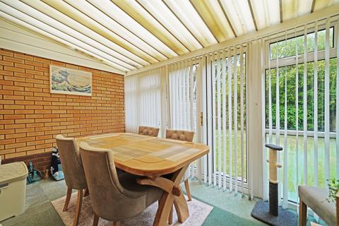 25 Austcliff Drive, Solihull, B91 3XT