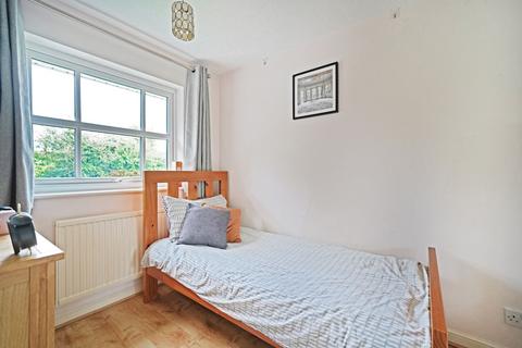 25 Austcliff Drive, Solihull, B91 3XT