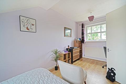 25 Austcliff Drive, Solihull, B91 3XT