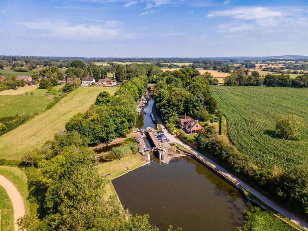 Top Lock View, Kenilworth Road Knowle, B93 0 JL 2.j