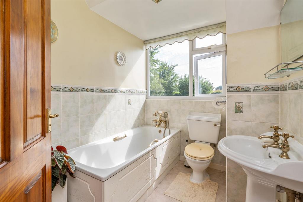 Top Lock View, Kenilworth Road Knowle, B93 0 JL 17.