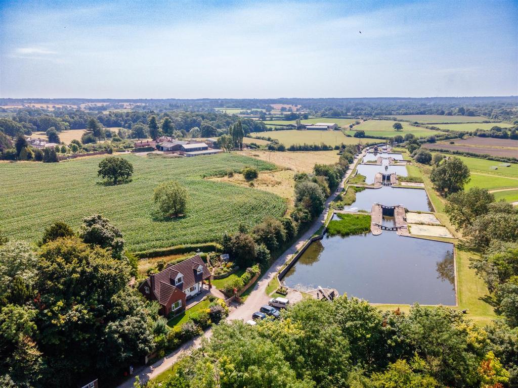 Top Lock View, Kenilworth Road Knowle, B93 0 JL 1.j