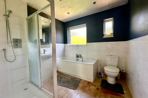 88 Ravensbourne Crescent, Romford, RM3 0UB
