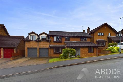 4 bedroom detached house for sale, Doveridge Road, Burton on Trent DE15