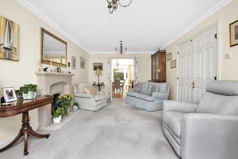 2 Langwood Close, Ashtead, KT21 1RL