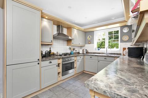 2 Langwood Close, Ashtead, KT21 1RL