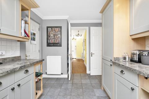 2 Langwood Close, Ashtead, KT21 1RL