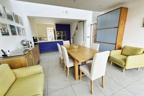 34 Amis Way, Stratford-upon-avon, CV37 7JF