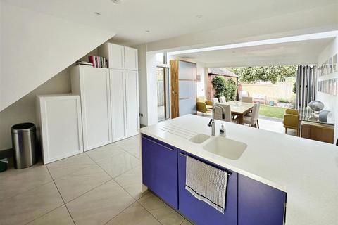 34 Amis Way, Stratford-upon-avon, CV37 7JF