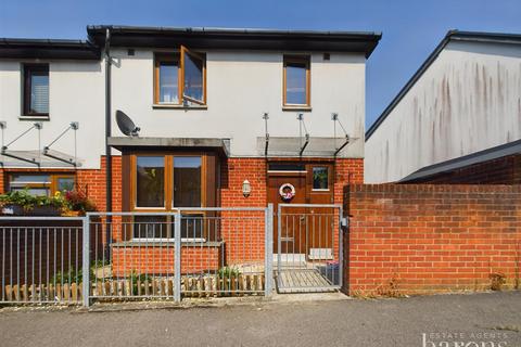 7 Bay Tree Way, Basingstoke, RG21 5QG
