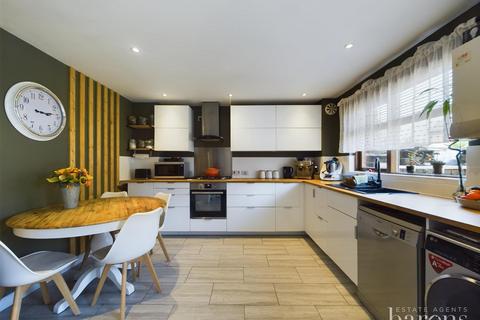7 Bay Tree Way, Basingstoke, RG21 5QG