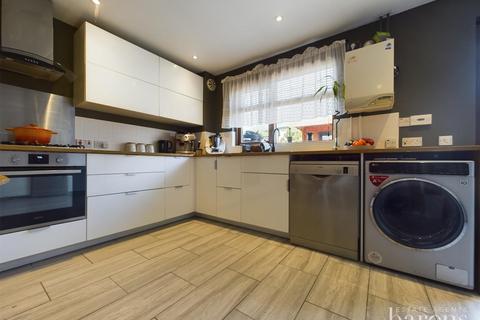 7 Bay Tree Way, Basingstoke, RG21 5QG