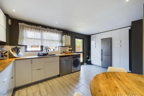 7 Bay Tree Way, Basingstoke, RG21 5QG