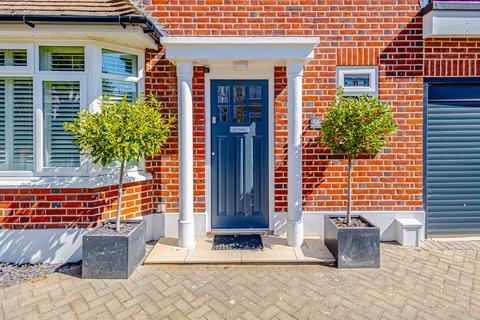 4 bedroom detached house for sale, St. Johns Road, Westcliff-on-sea, SS0