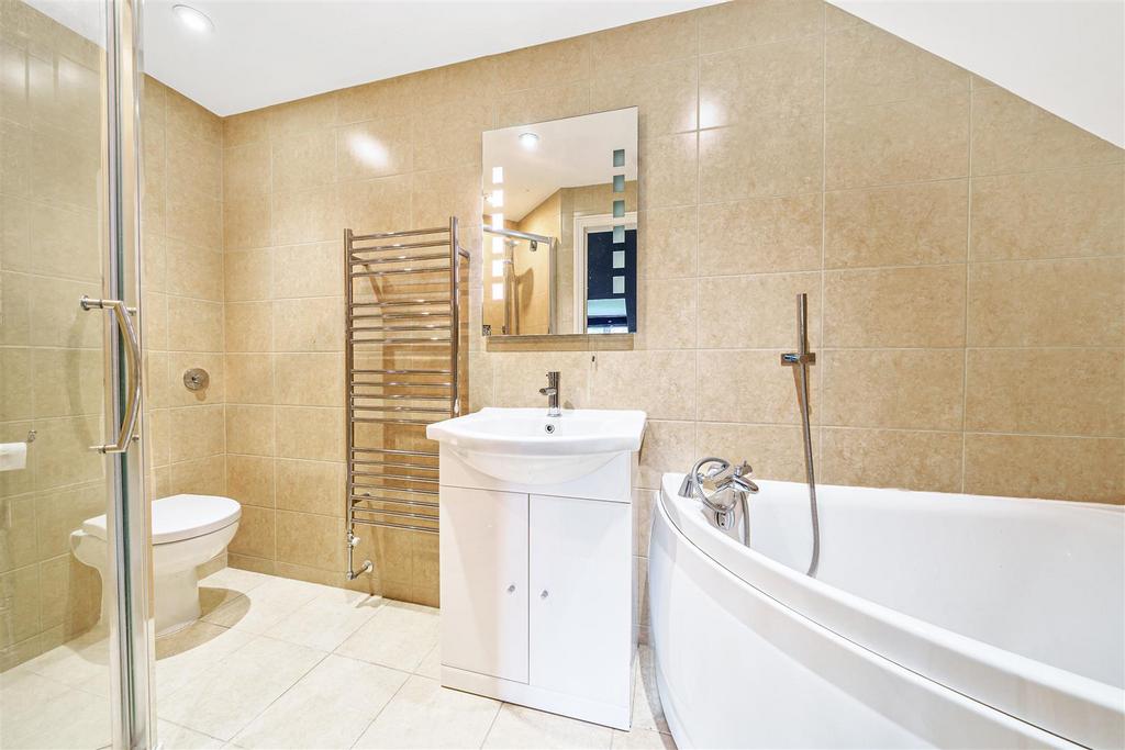 Ensuite Bath/Shower Room