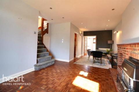 undefined, All Saints Crescent, Watford