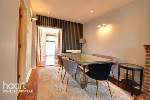 undefined, All Saints Crescent, Watford
