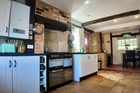 16 Main Road, Long Hanborough, Witney, OX29 8BE