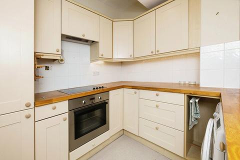 1 bedroom apartment for sale, Lakeside Gardens, Chapel Road, Ashford, Kent