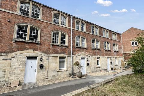 3 bedroom townhouse for sale, Polebarn Road, Trowbridge