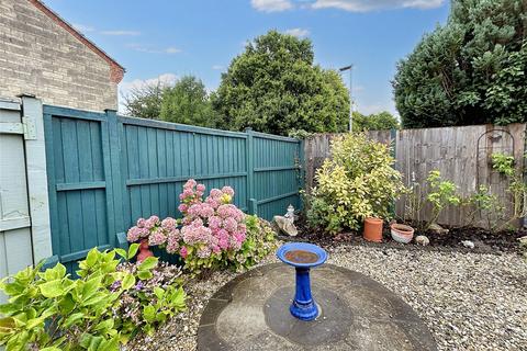 16 Arundell Close, Westbury, BA13 3UA