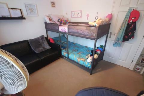 19 Rose Park Close, Hayes, UB4 9AT