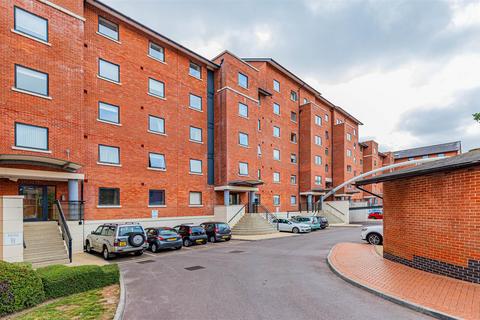 2 bedroom apartment for sale, Henke Court, Cardiff Bay CF10